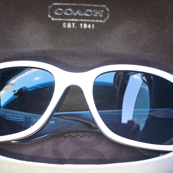 COACH sunglasses - Picture 2 of 2